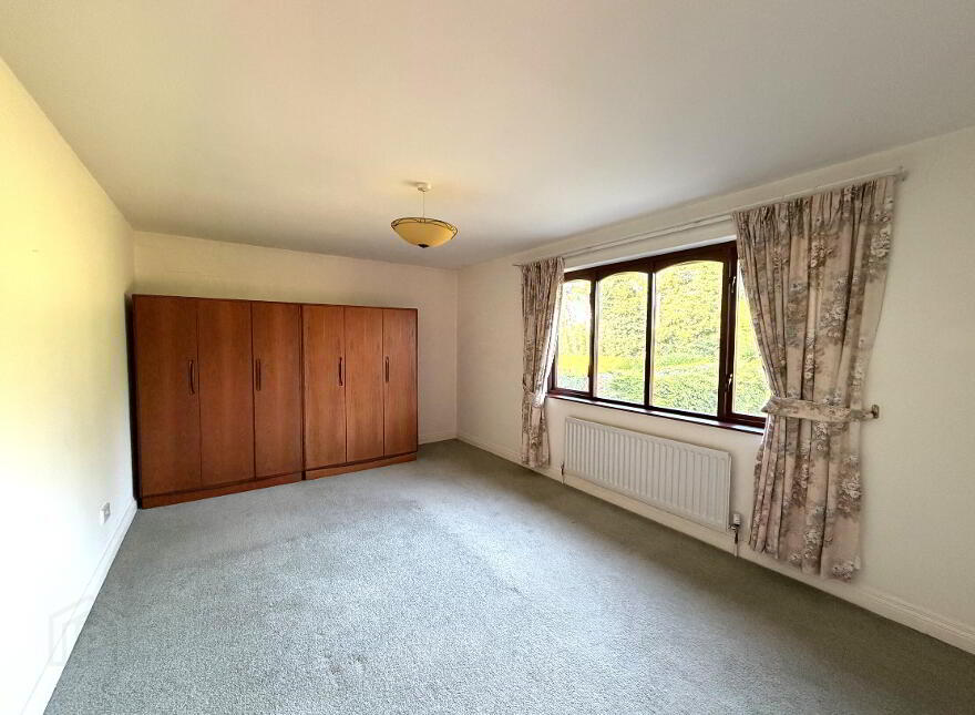 550a Upper Newtownards Road, Belfast, BT4 3HE