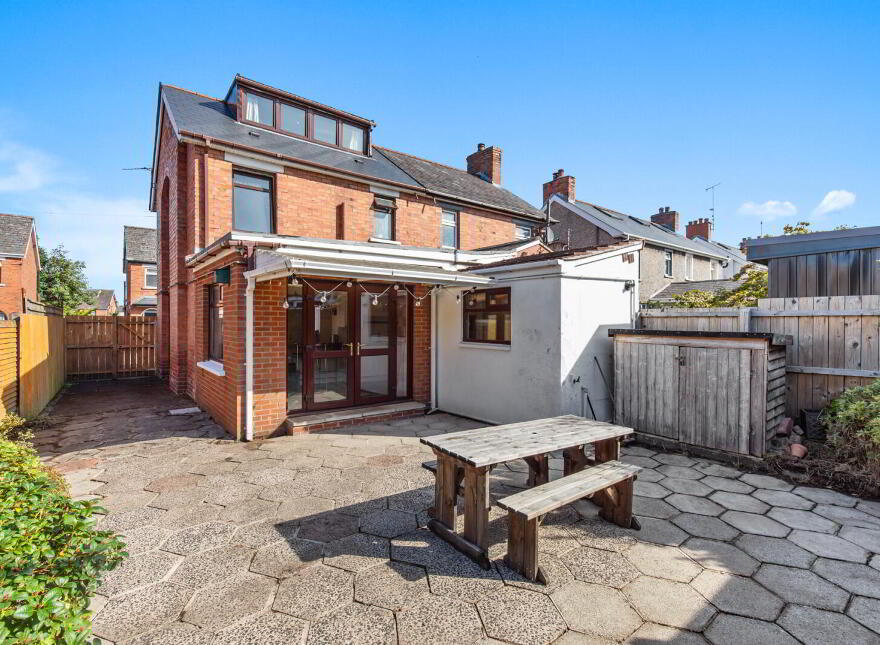 9 Loopland Drive, Belfast, BT6 9DW