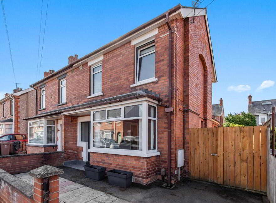 9 Loopland Drive, Belfast, BT6 9DW