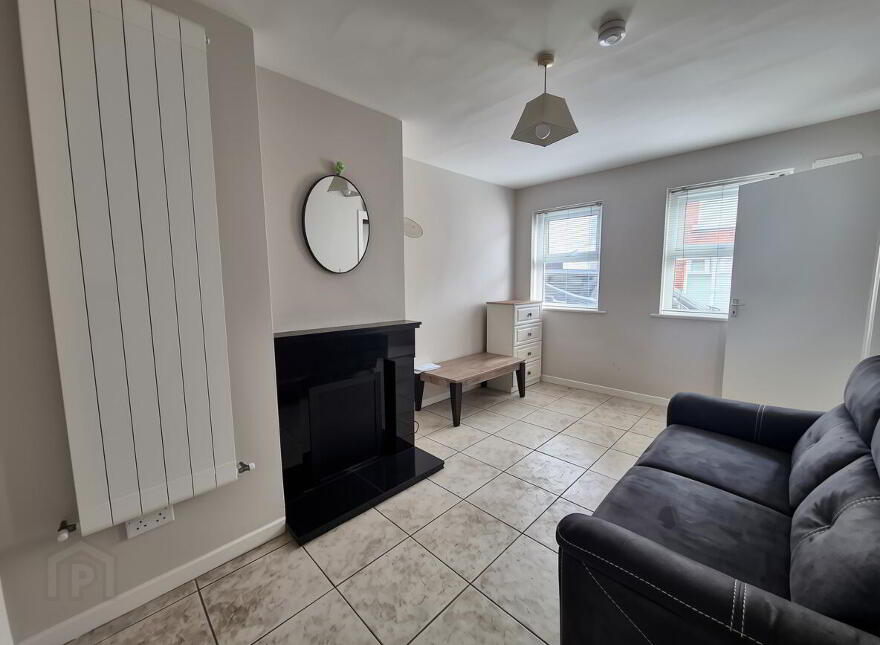 2 Chapel Street, Athlone, N37F6F5