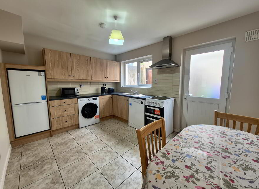 2 Chapel Street, Athlone, N37F6F5