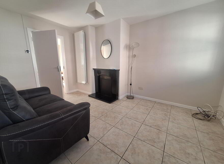 2 Chapel Street, Athlone, N37F6F5