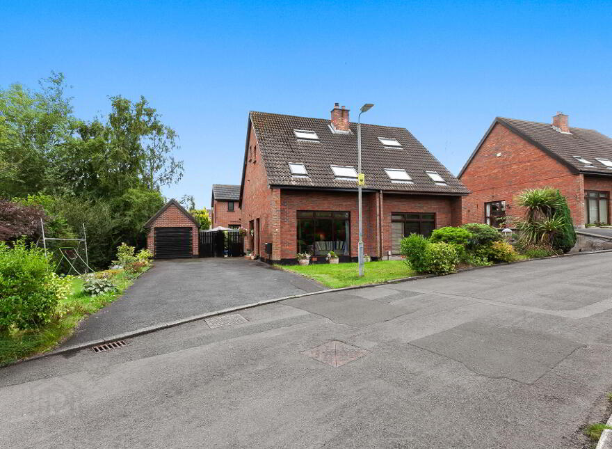 16 Lakeside Drive, Finaghy Road South, Belfast, BT10 0NU
