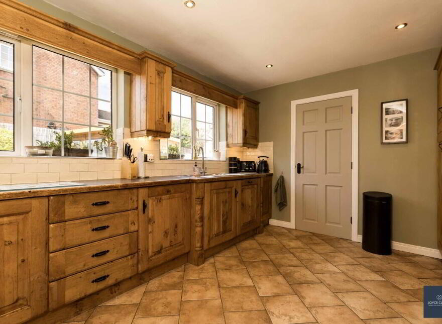 47 Holly Hill, Dollingstown, BT66 7UB