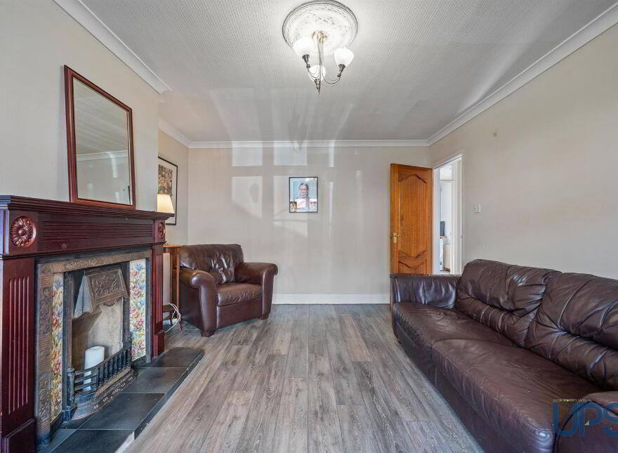 3 Gransha Drive, Glen Road, Belfast, BT11 8AL