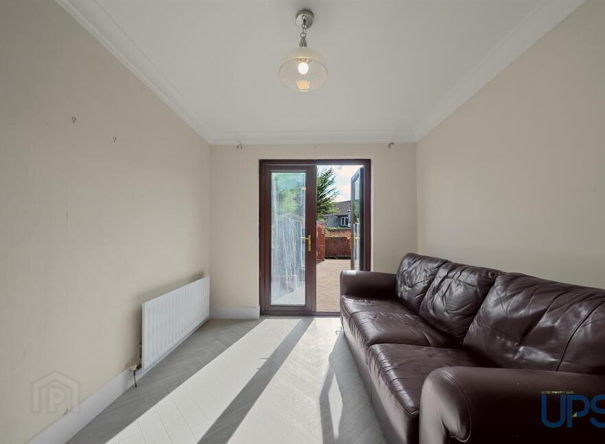 3 Gransha Drive, Glen Road, Belfast, BT11 8AL