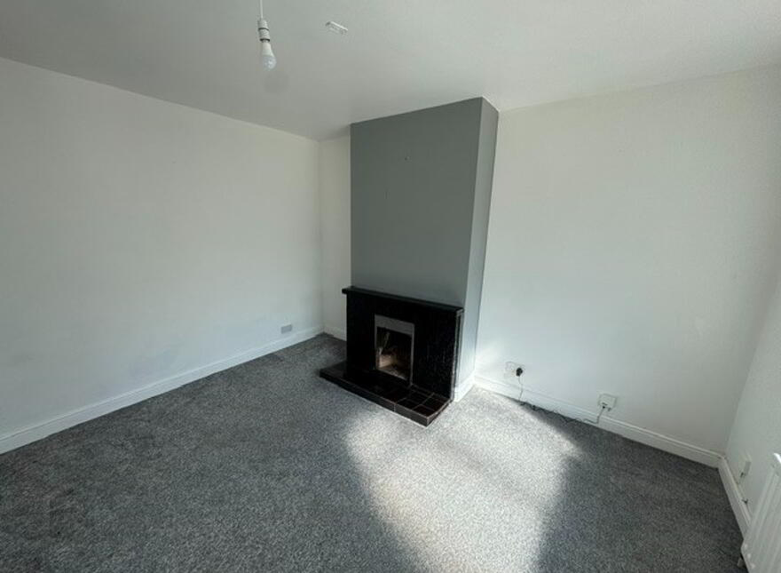 5 Chichester Park, Whitehead, BT38 9NF