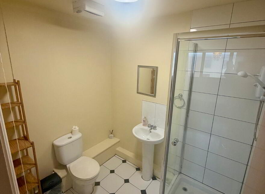 Apt 111, Station Street, Belfast, BT3 9DB