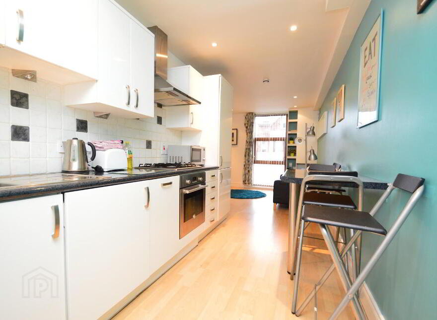 Apt 3 Nova Studios, 167 University Street, Belfast, BT7 1HR