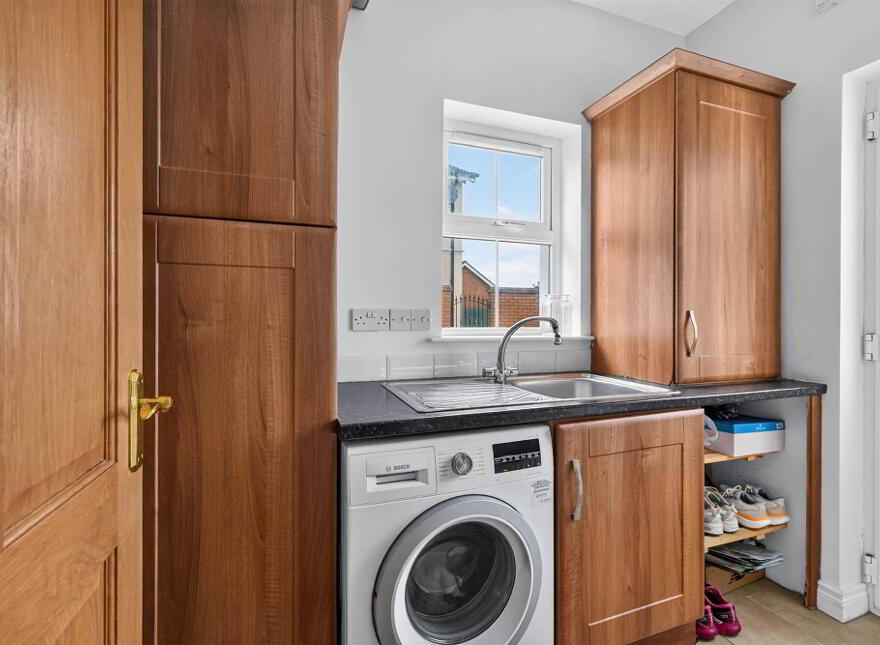 15 Berkeley Hall Square, Lisburn, BT27 5TB
