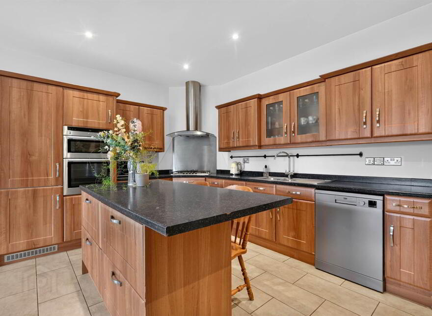 15 Berkeley Hall Square, Lisburn, BT27 5TB