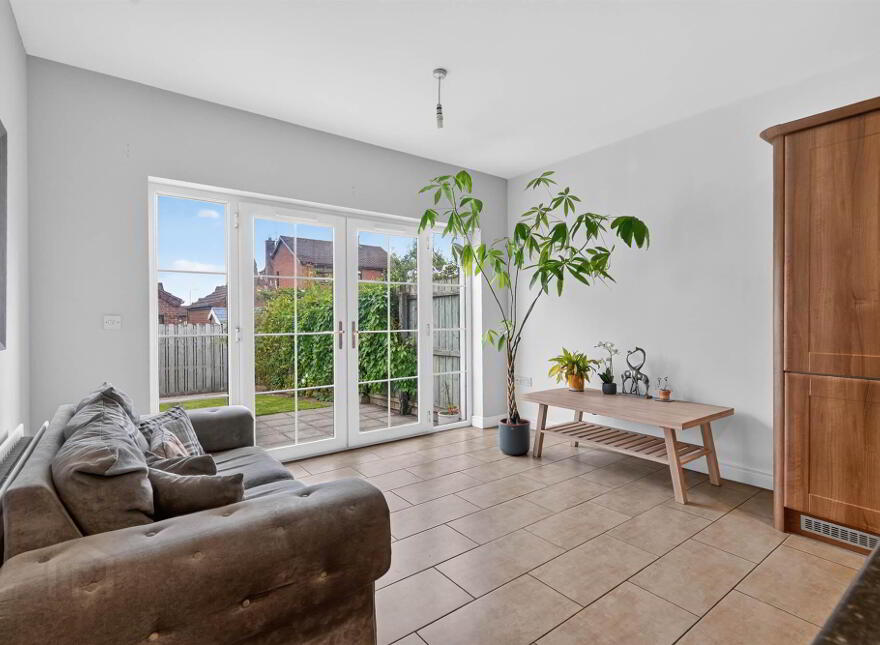 15 Berkeley Hall Square, Lisburn, BT27 5TB