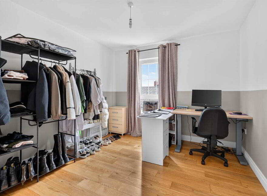 15 Berkeley Hall Square, Lisburn, BT27 5TB