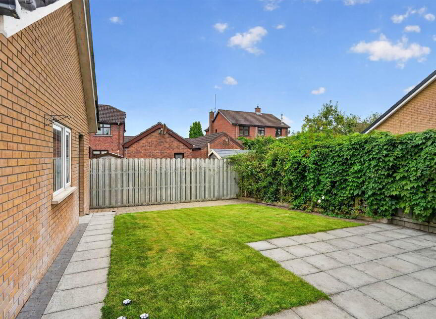 15 Berkeley Hall Square, Lisburn, BT27 5TB
