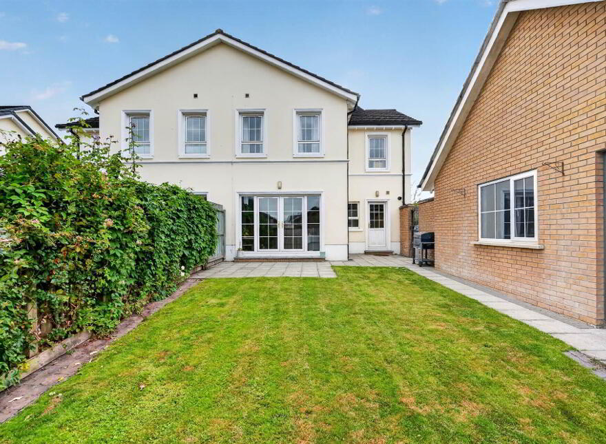 15 Berkeley Hall Square, Lisburn, BT27 5TB
