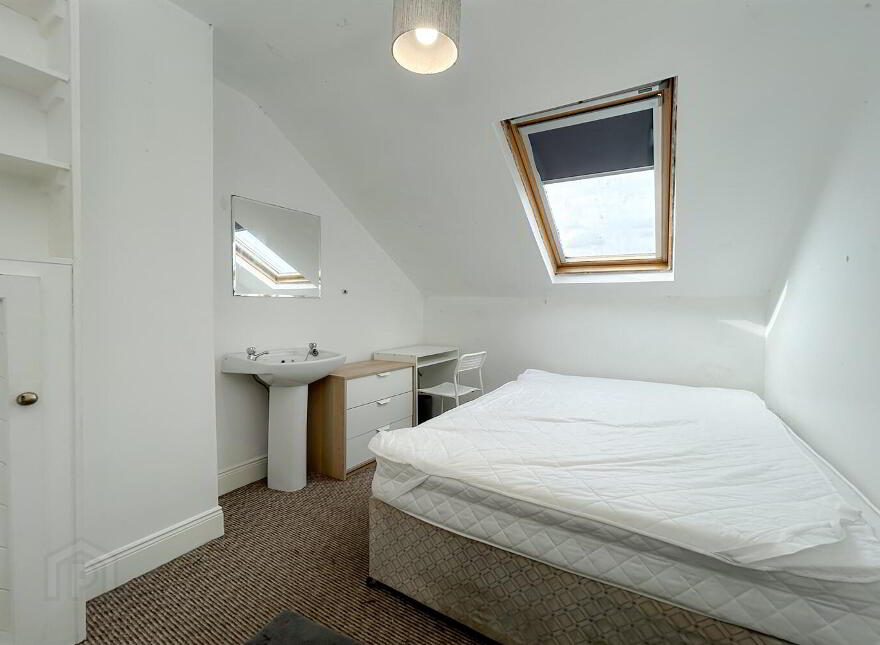 120 University Avenue, Belfast, BT7 1GZ