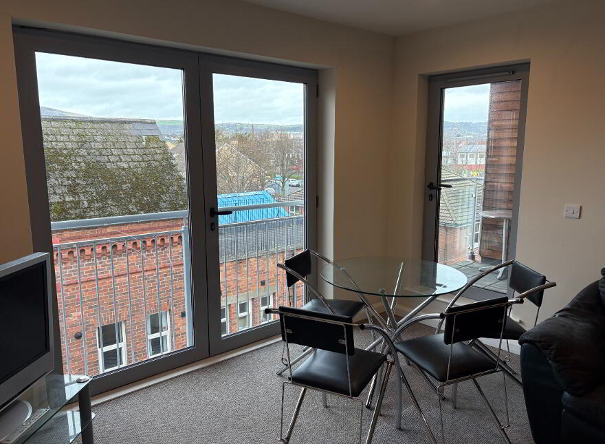 13 Lesley Central, 109-115 Shankill Road, Belfast, BT13 1FD