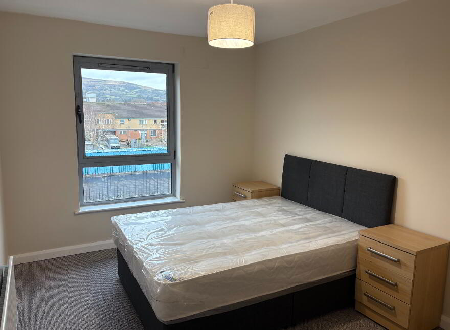13 Lesley Central, 109-115 Shankill Road, Belfast, BT13 1FD