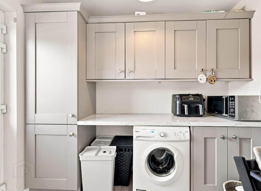 1 Bachelor`s Cove, Sundrive Road, Rush, K56VN23