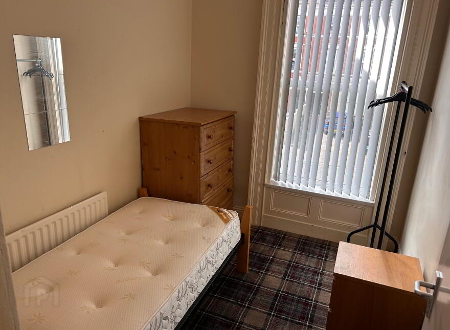 Room 5 22 Cliftonville Avenue, Belfast, BT14 6BX