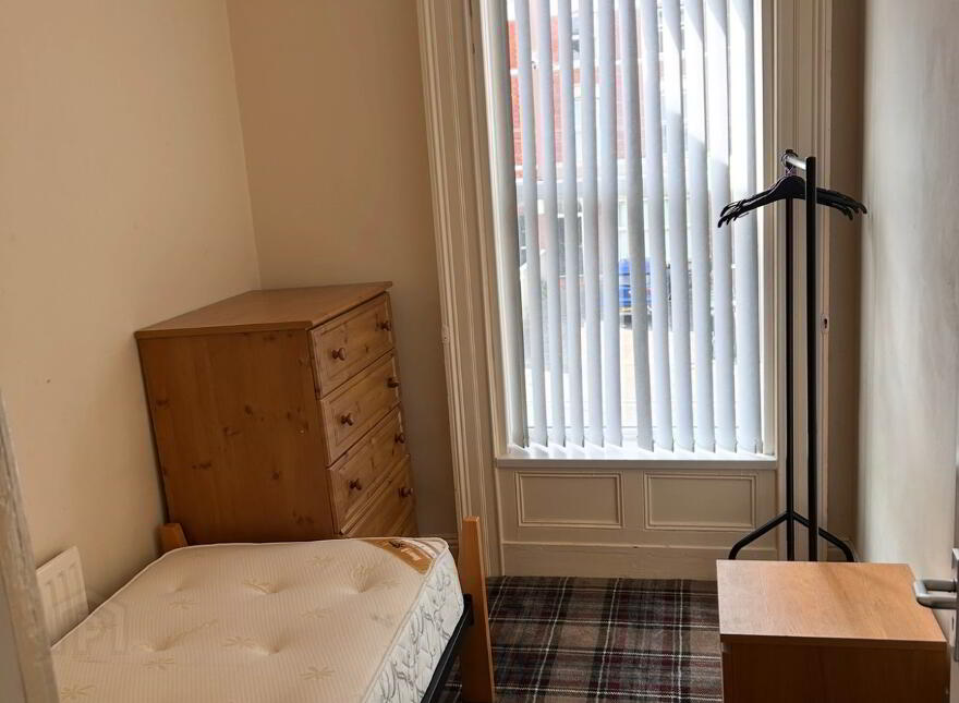 Room 5 22 Cliftonville Avenue, Belfast, BT14 6BX