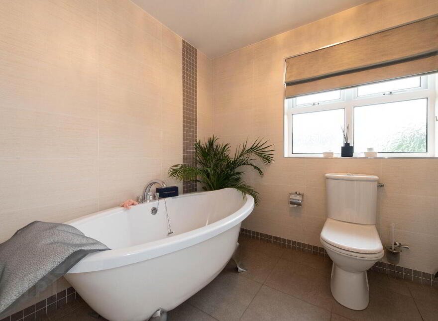8 Shorelands Gardens, Greenisland, Carrickfergus, BT38 8WR