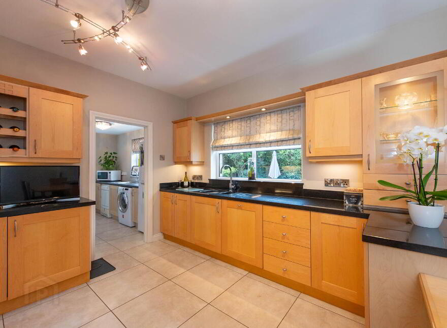 8 Shorelands Gardens, Greenisland, Carrickfergus, BT38 8WR