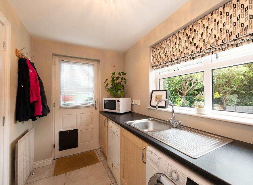 8 Shorelands Gardens, Greenisland, Carrickfergus, BT38 8WR