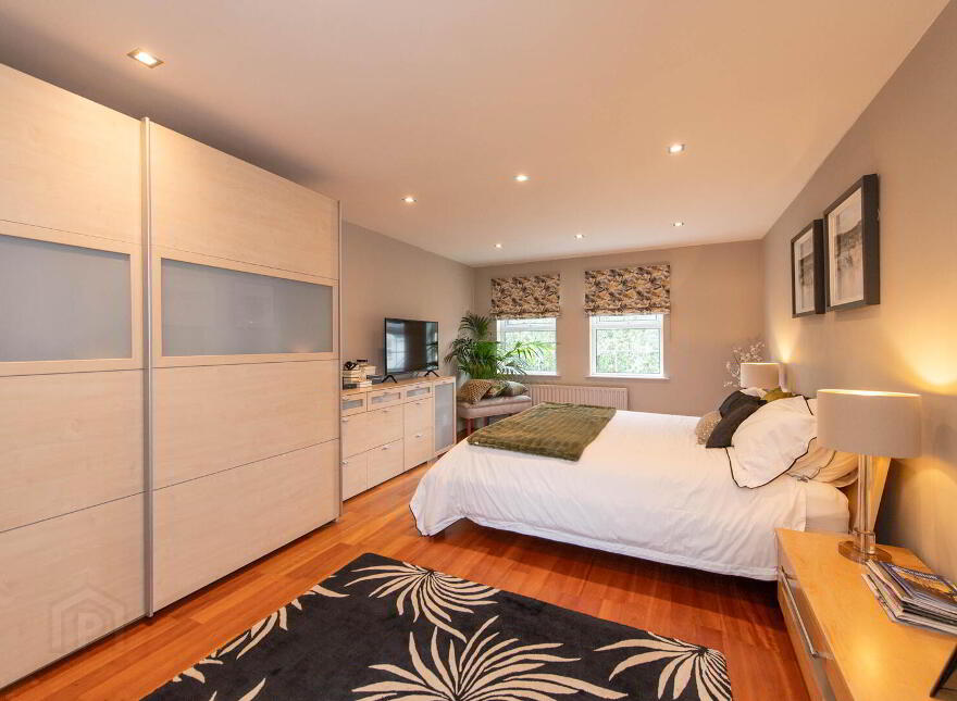 8 Shorelands Gardens, Greenisland, Carrickfergus, BT38 8WR