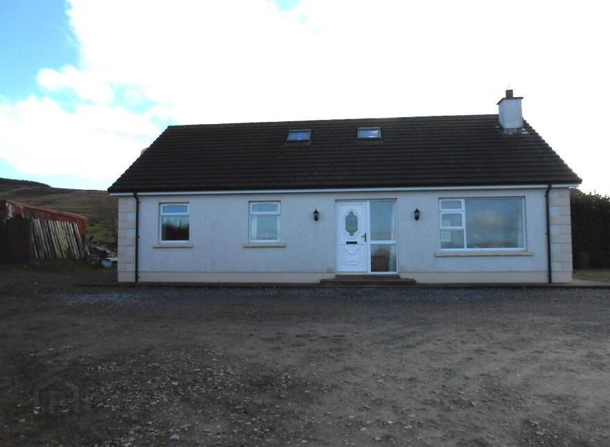 124 Dunlade Road, Greysteel, Londonderry, BT47 3BJ photo