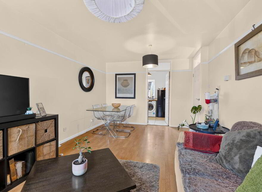 74 Salisbury Court, Belfast, BT7 1DD
