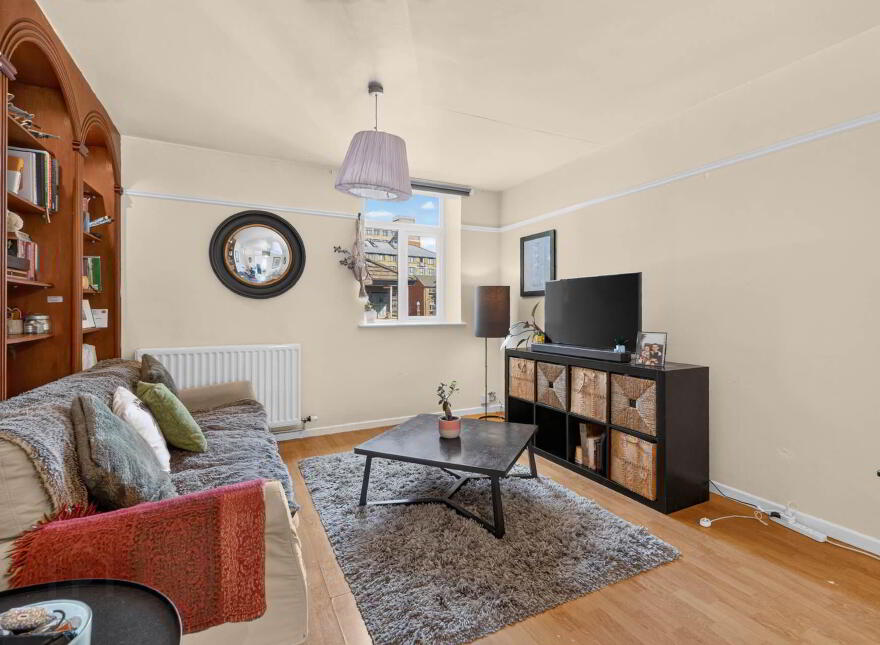 74 Salisbury Court, Belfast, BT7 1DD