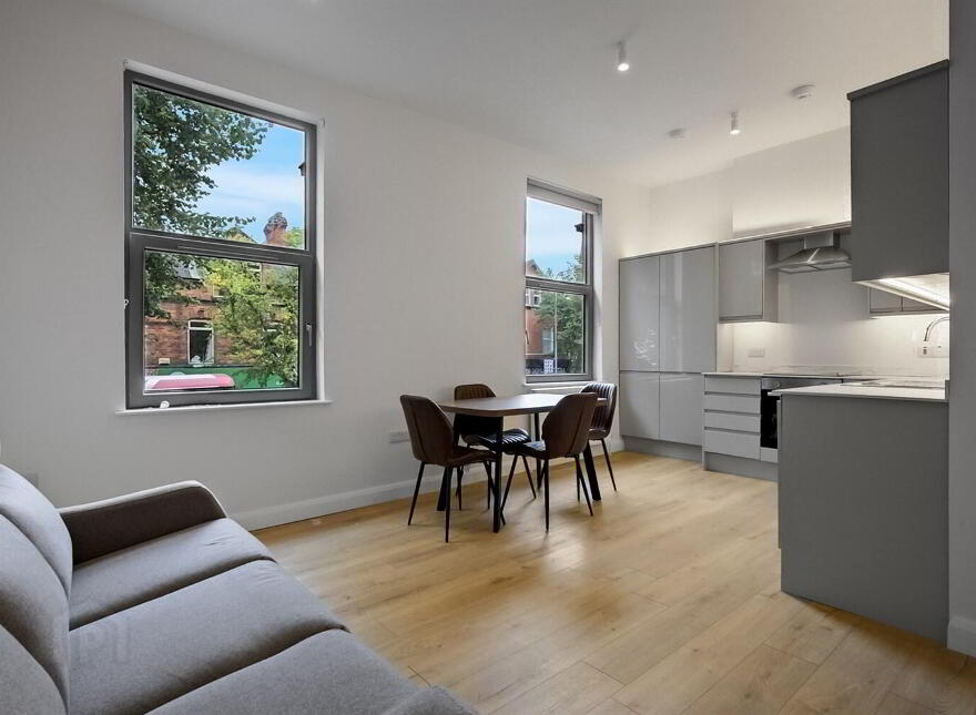 81a Botanic Avenue, Belfast, BT7 1JL