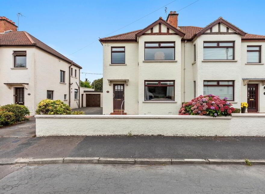 11 Laurelbank Avenue, Newtownards, BT23 4AT