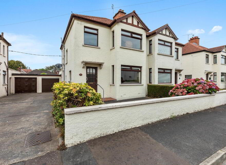 11 Laurelbank Avenue, Newtownards, BT23 4AT
