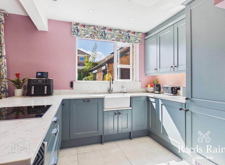 4 Abbey Gardens, Belfast, BT5 7HL