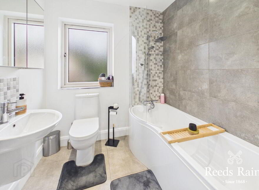24 Woodbrook Walk, Lisburn, BT28 2ZY