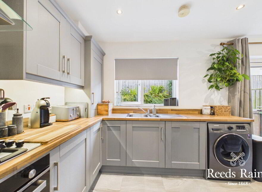 24 Woodbrook Walk, Lisburn, BT28 2ZY
