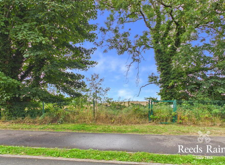 24 Woodbrook Walk, Lisburn, BT28 2ZY