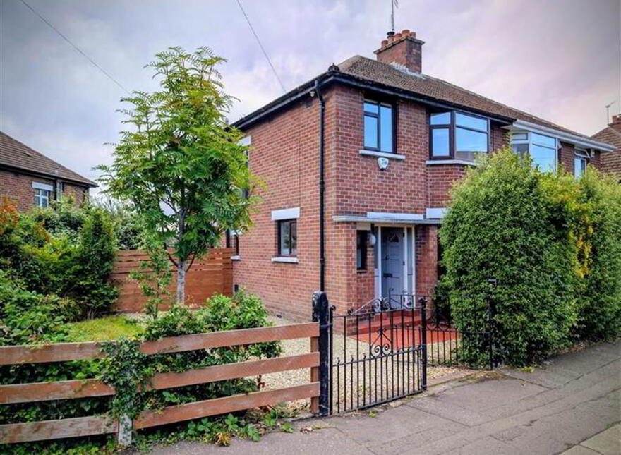 60 Sandhurst Drive, Belfast, BT9 5AZ