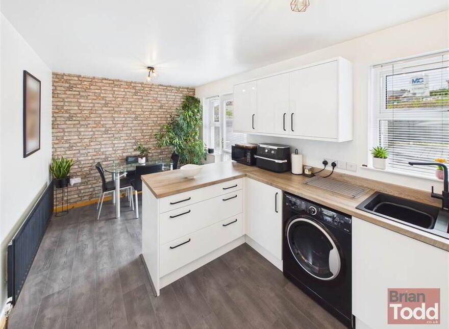 Walnut Green, Larne, BT40 2WP