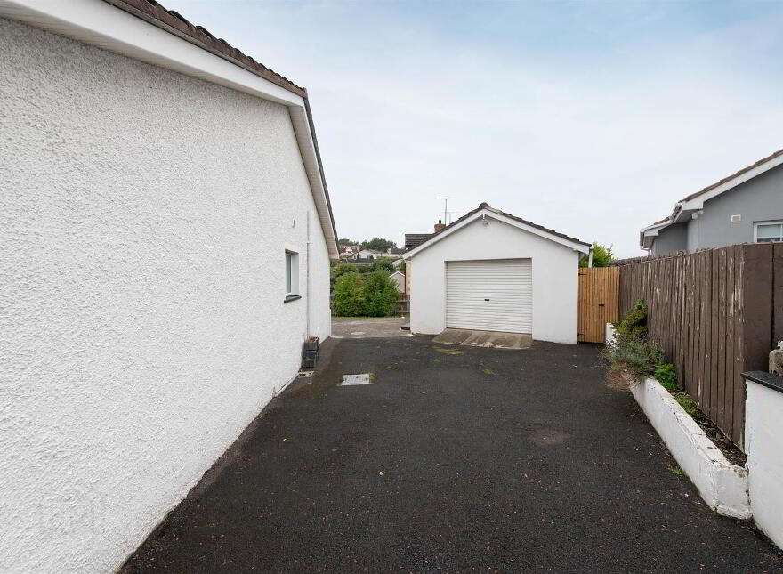 116 Bishops Brae Avenue, Downpatrick, BT30 6TQ