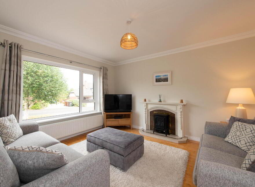 1 Meadowlands, Jordanstown, Newtownabbey, BT37 0UR