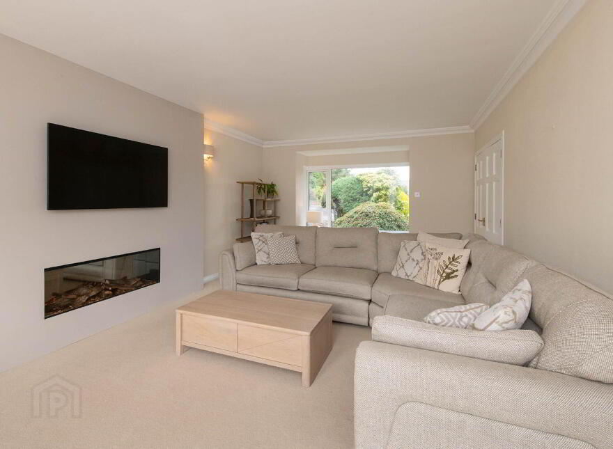 1 Meadowlands, Jordanstown, Newtownabbey, BT37 0UR