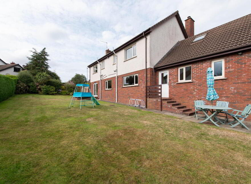 1 Meadowlands, Jordanstown, Newtownabbey, BT37 0UR