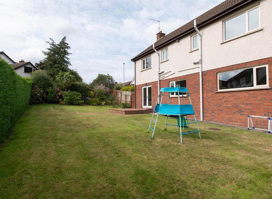 1 Meadowlands, Jordanstown, Newtownabbey, BT37 0UR