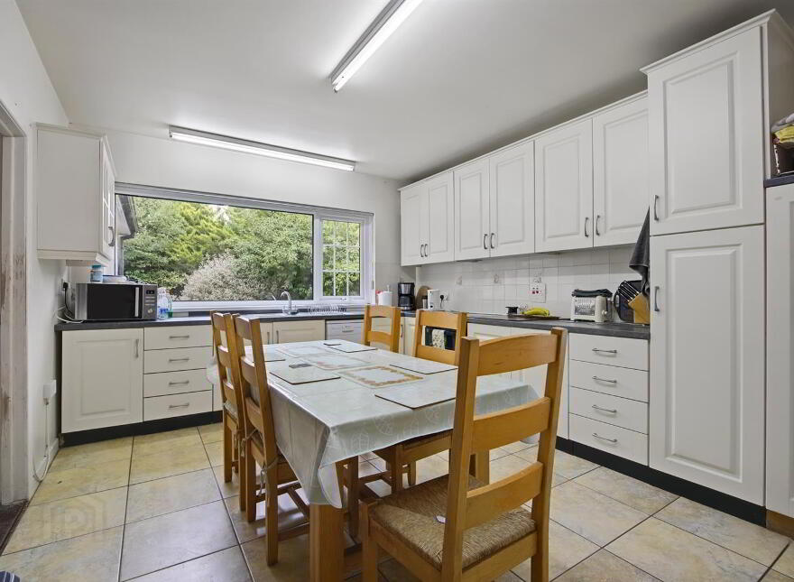 126 Lisburn Road, Ballynahinch, BT24 8TS