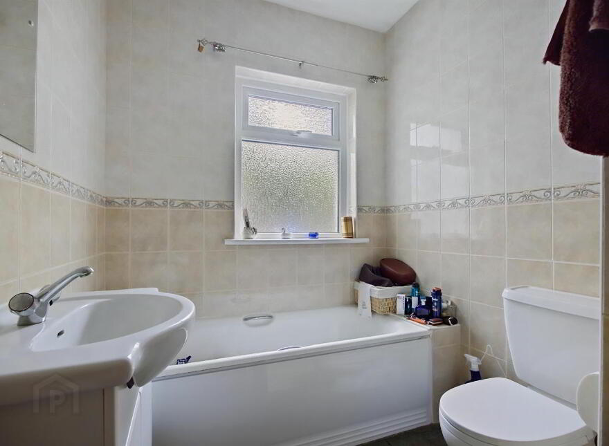 126 Lisburn Road, Ballynahinch, BT24 8TS