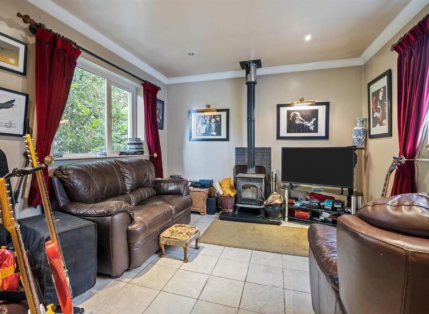 126 Lisburn Road, Ballynahinch, BT24 8TS