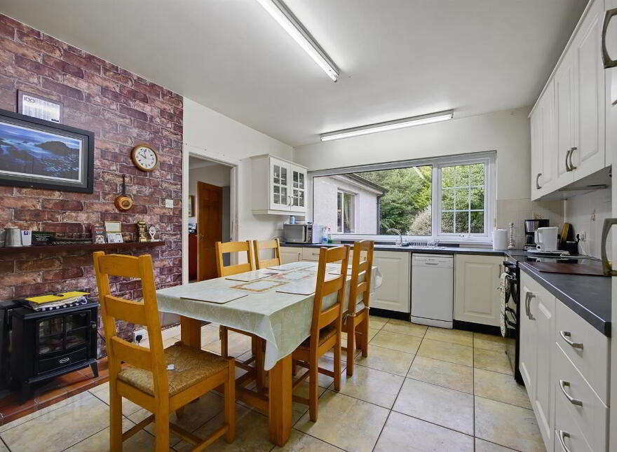 126 Lisburn Road, Ballynahinch, BT24 8TS